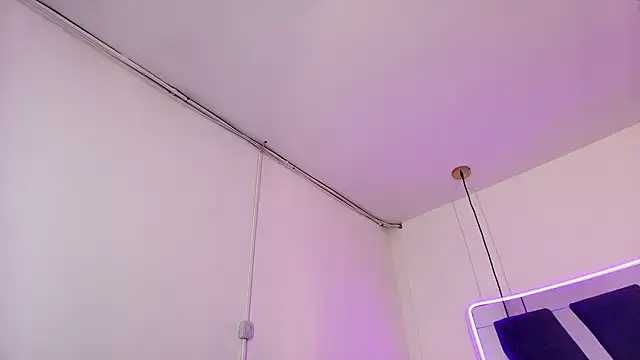 scarlett turner  online show from April 14, 2026, 1:05 pm