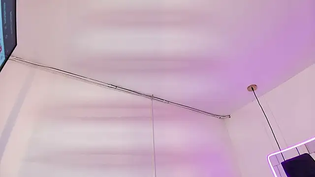 scarlett turner  online show from April 3, 2026, 1:17 pm