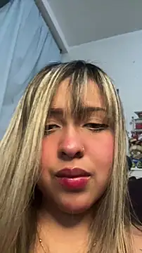 NinaValencia  online show from April 6, 2026, 11:28 pm