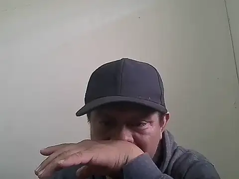 Luis-Armando online show from April 13, 2026, 5:39 pm