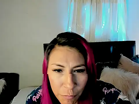 tatianabelli online show from April 15, 2026, 7:29 pm