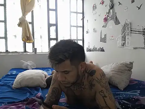 allison maxtattoo  online show from April 16, 2026, 8:53 pm