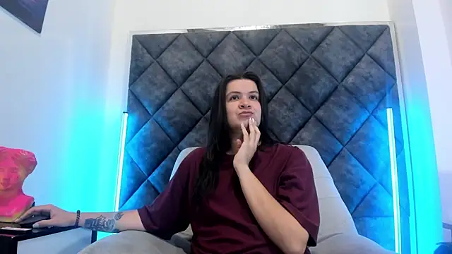 MatthewDavis  online show from April 4, 2026, 11:28 am