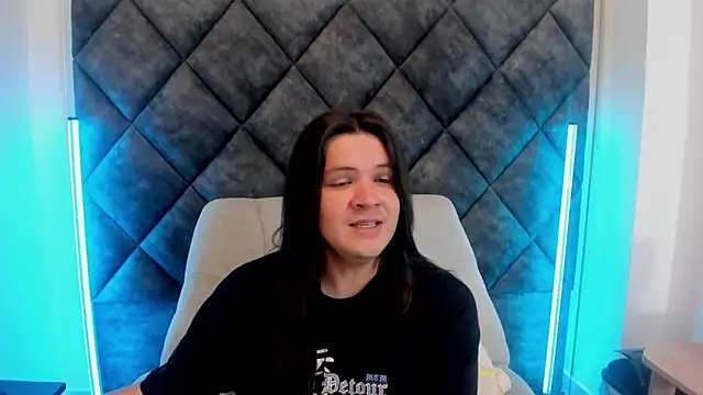 MatthewDavis  online show from April 5, 2026, 11:39 am