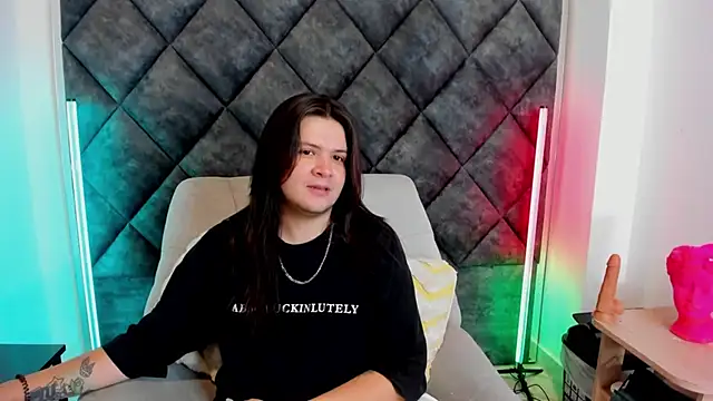 MatthewDavis  online show from April 8, 2026, 11:33 am