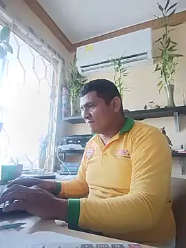 luis20212 online show from June 4, 2026, 9:30 pm