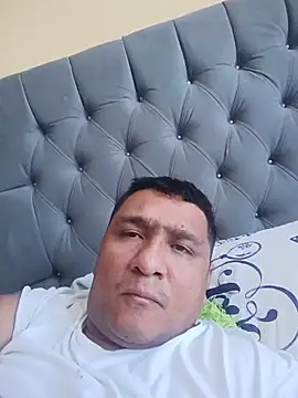 luis20212 online show from May 25, 2026, 3:33 pm