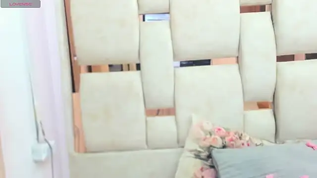 heavenlybump  online show from April 17, 2026, 6:55 pm