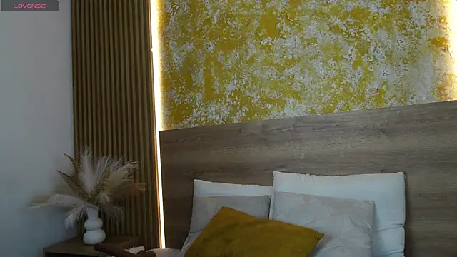 mia rossi 7 online show from April 24, 2026, 4:03 am