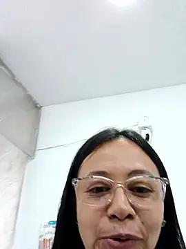 Violeta--7 online show from April 15, 2026, 7:58 pm