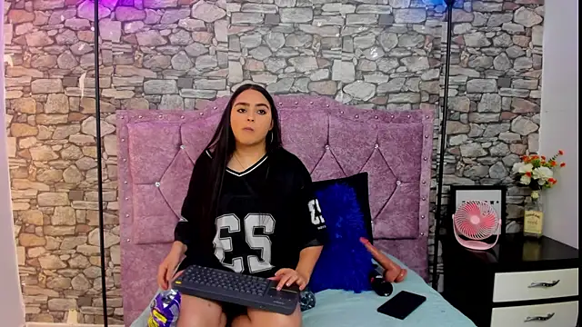 sweet  cherry1 online show from April 3, 2026, 6:25 pm