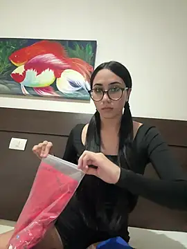 juliacosta online show from April 15, 2026, 7:40 pm