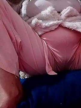  KapiiTana  online show from April 15, 2026, 11:27 pm