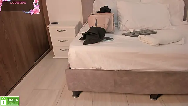 Natasha Marin online show from April 7, 2026, 7:37 pm