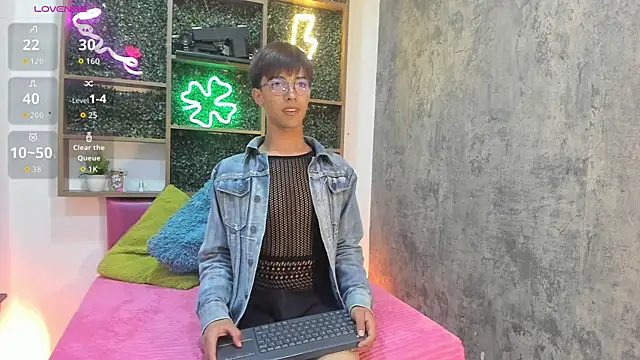Eyden Connor online show from June 10, 2026, 9:27 pm