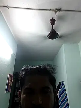 varun2184 online show from May 25, 2026, 5:33 pm