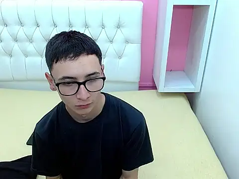 23alana online show from April 14, 2026, 3:11 am