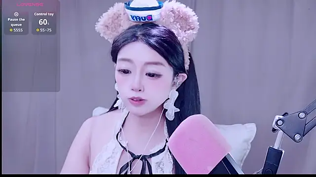 Cuviee online show from May 30, 2026, 5:18 pm