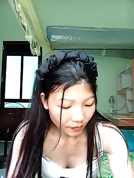 -Quyny- online show from April 14, 2026, 5:01 am