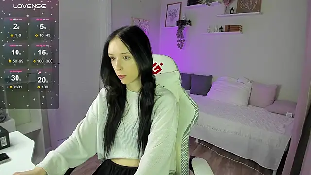 AnnaOddy online show from April 13, 2026, 8:07 am