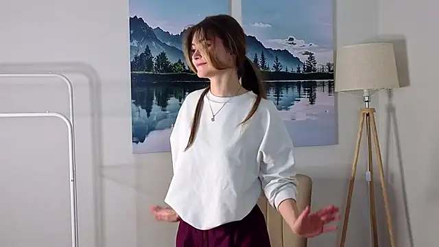 CherlyGuss online show from March 31, 2026, 9:11 am