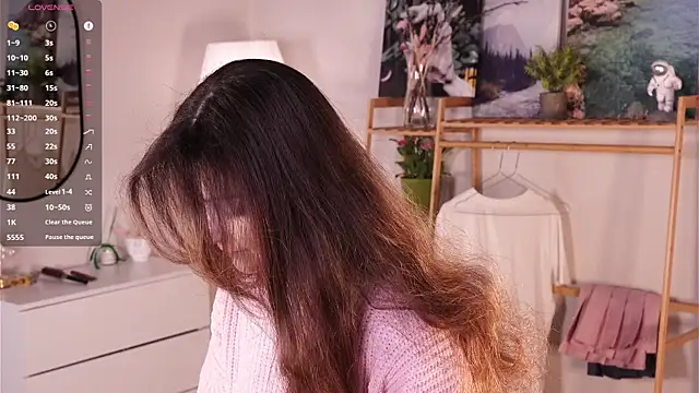 CherlyGuss online show from April 16, 2026, 3:40 am