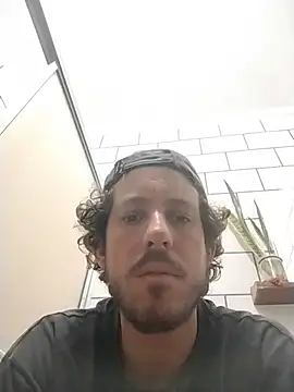 Snapshot of Surfista0012 chatting on July 15, 2026, 9:27 am Surfista0012 online show from July 15, 2026, 9:27 am