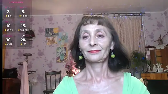 Snapshot of Shooting-Star- chatting on July 15, 2026, 5:53 pm Shooting-Star- online show from July 15, 2026, 5:53 pm