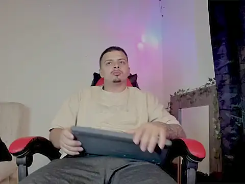 mathew hot21 online show from April 1, 2026, 8:04 am