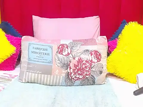 Cherrybootyofjoy86 online show from April 10, 2026, 8:32 am