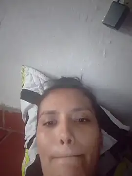 scarletmouse online show from April 22, 2026, 6:36 pm