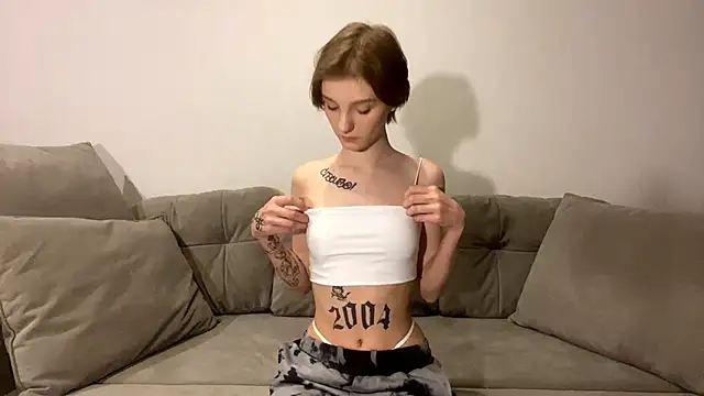 SleepySonya1 online show from April 28, 2026, 4:44 pm