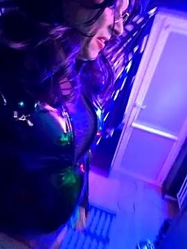 DomMONIKA online show from April 30, 2026, 7:10 pm