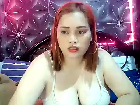 Hugeboobies69 online show from June 27, 2026, 4:24 pm