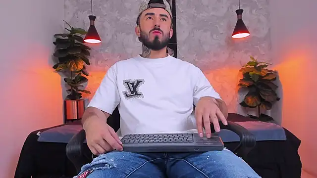 martin foster  online show from April 4, 2026, 4:08 am