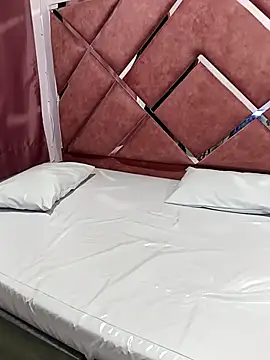 LucaColmal online show from April 9, 2026, 8:53 am