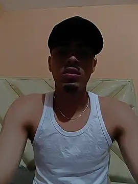 LucaColmal online show from April 3, 2026, 11:22 pm