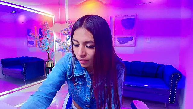 Charlotte bower online show from April 17, 2026, 7:49 pm