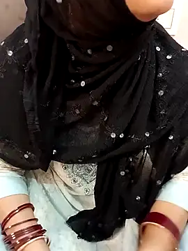 Miss Noor   online show from April 13, 2026, 6:28 am