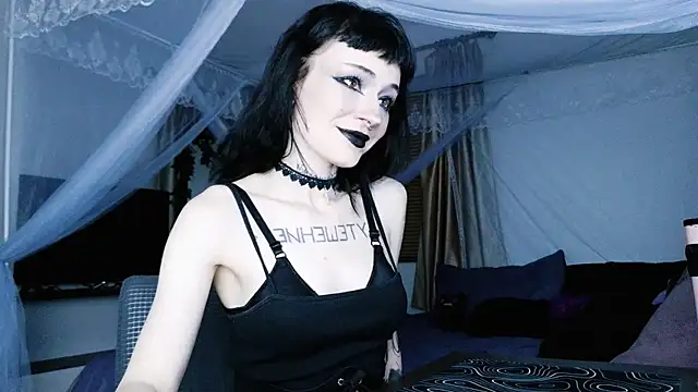 H3xD0ll online show from April 26, 2026, 1:19 pm