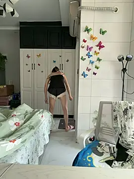 yuanpu0925 online show from April 13, 2026, 11:42 pm