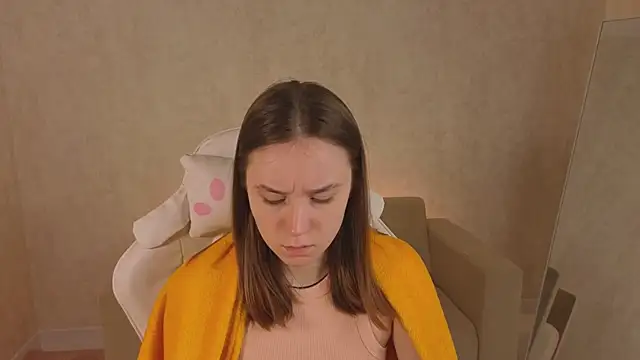 SweetieBlush online show from April 13, 2026, 1:20 am