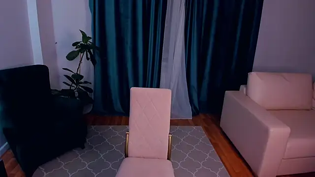 EnolaNewand online show from April 9, 2026, 9:43 pm