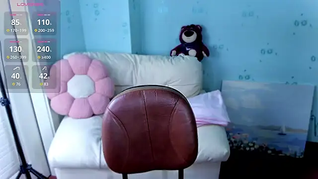 Snapshot of summer_uu chatting on May 18, 2026, 4:34 pm summer uu online show from May 18, 2026, 4:34 pm