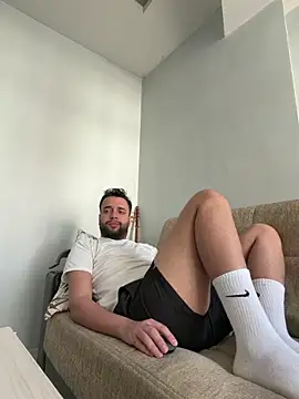 Arin21201 online show from April 12, 2026, 12:52 pm