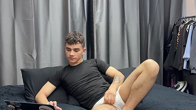 MaxWoolf online show from May 31, 2026, 2:23 pm