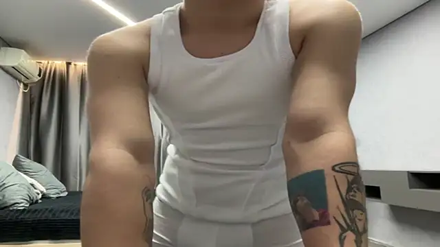 MaxWoolf online show from April 12, 2026, 2:42 pm