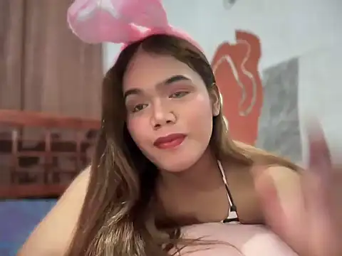 yourhotwild bella online show from April 17, 2026, 4:43 pm