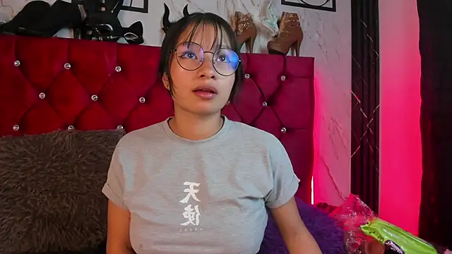 Kittytokio online show from April 15, 2026, 9:59 pm