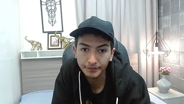 CaballeroNocturno  online show from April 14, 2026, 3:00 am